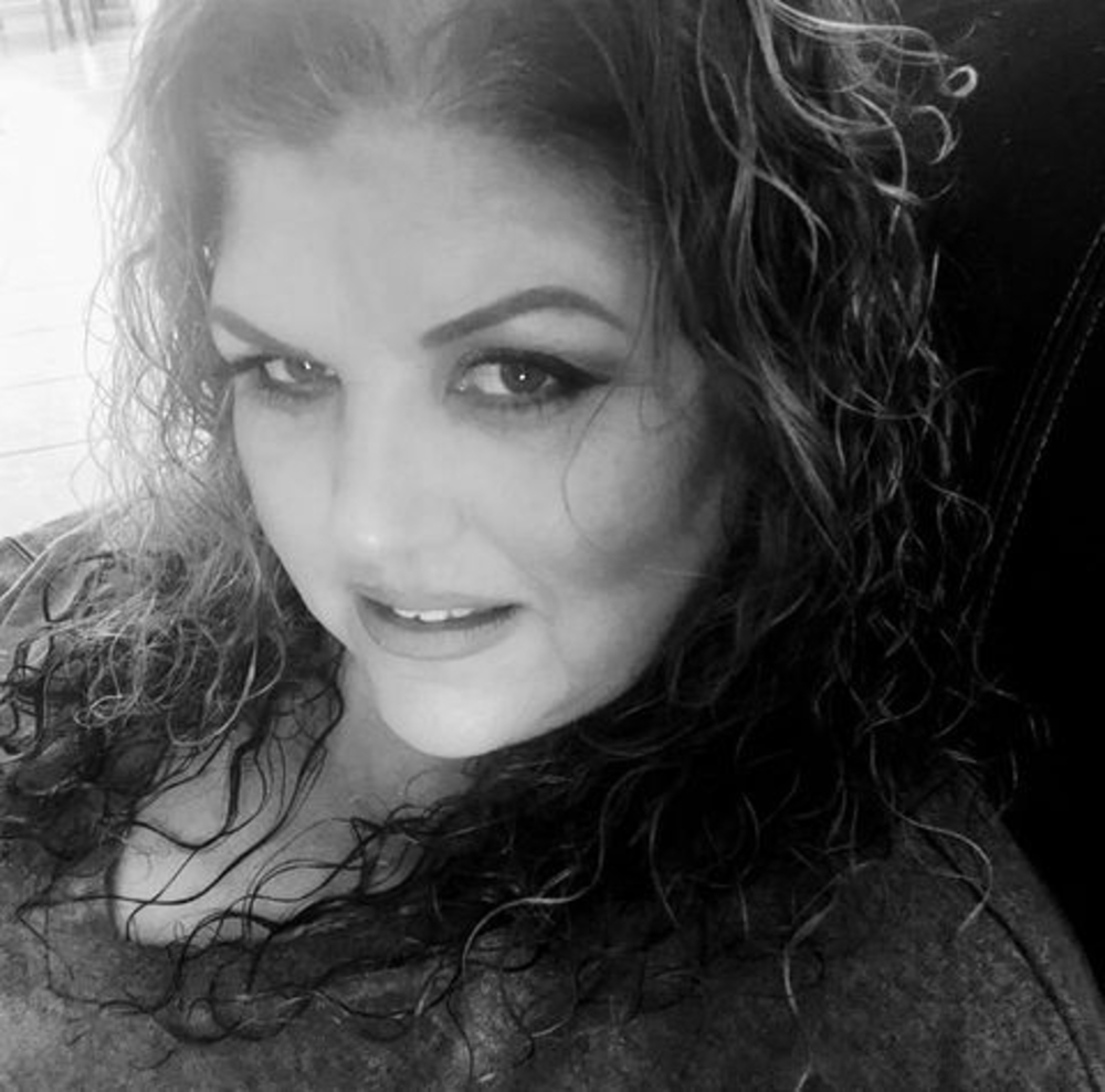 Meet your Posher, Deena